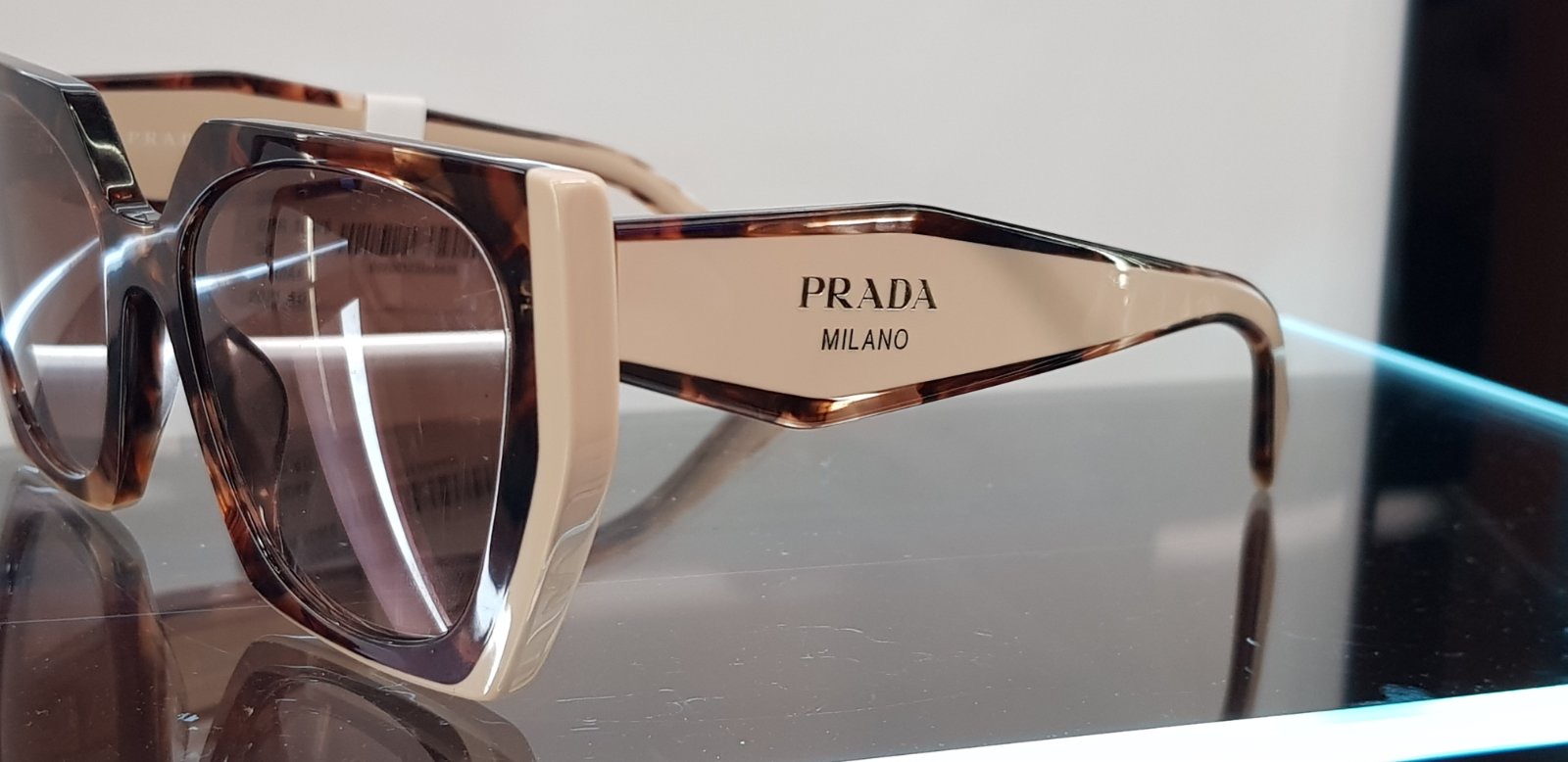 luxottica roadshow